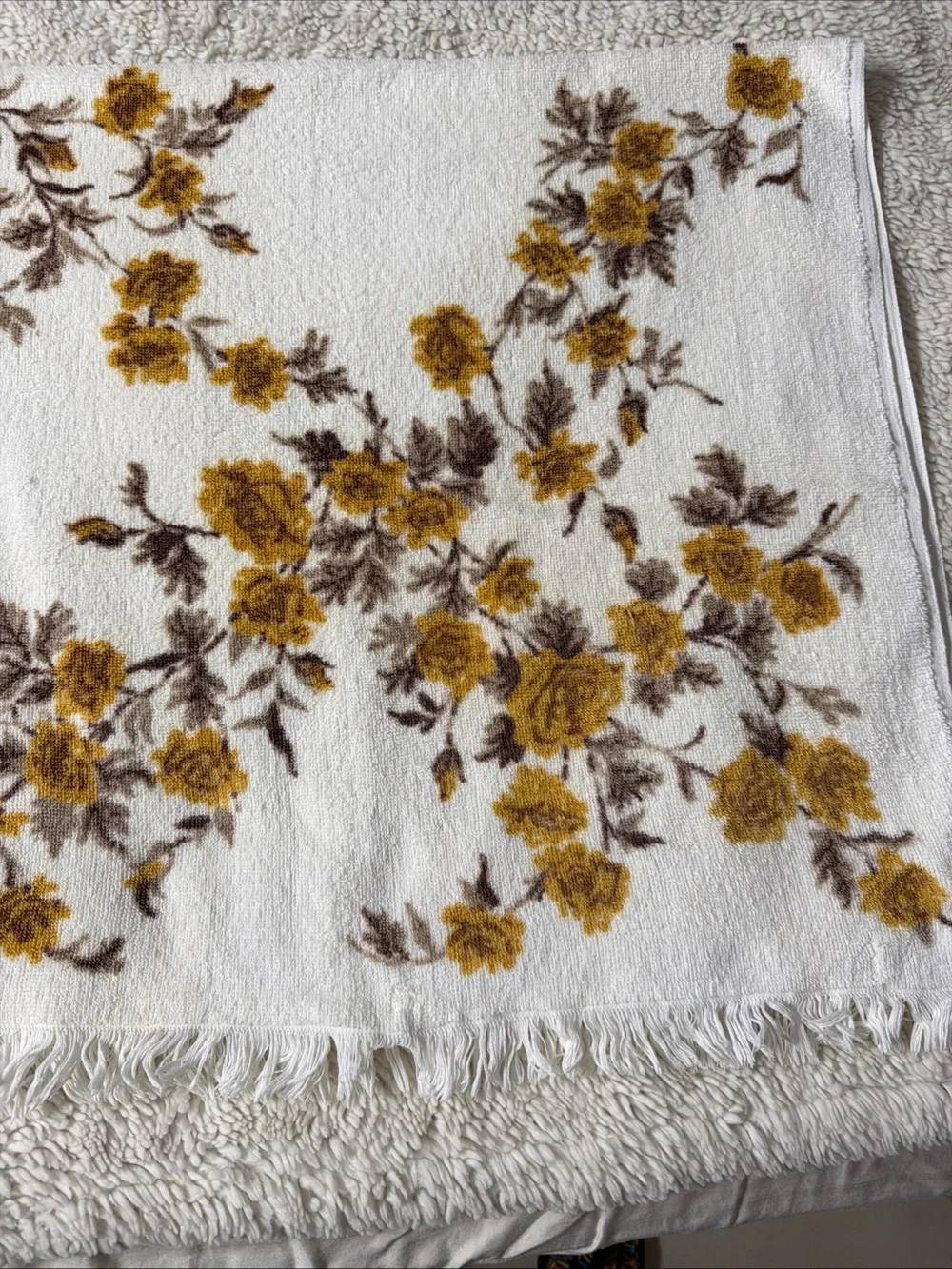 Martex Vtg All Cotton White yellow green Fringed Bath Towel made USA